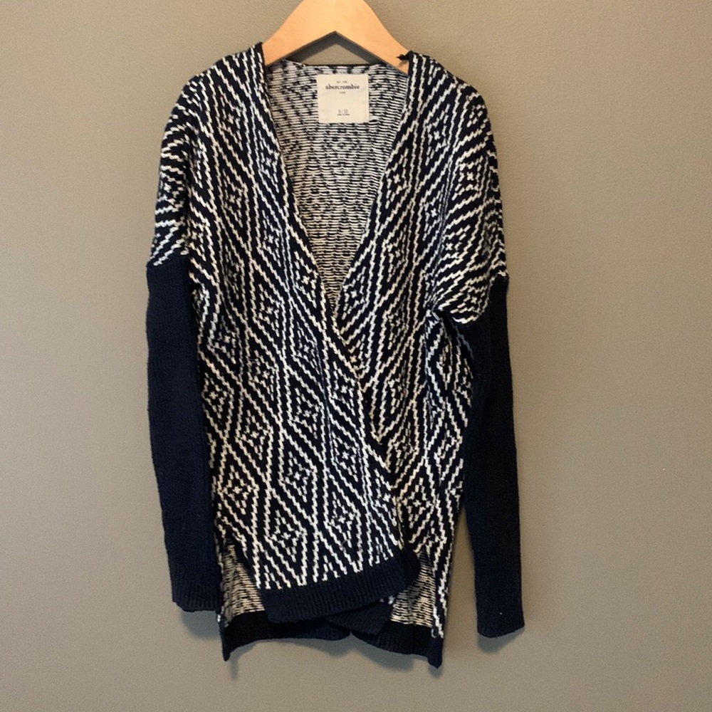 Girls Abercrombie kids navy and white cardigan.  Size 9/10